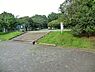 周辺：子安台公園まで882m、滑り台と砂場がある遊具広場と、全面砂地の自由に遊べる広場があります、春には桜、秋には紅葉とお散歩も楽しめます