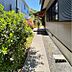 その他：建物の南側にお庭スペースがあります。