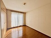 2階洋室。5.36帖