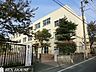 周辺：横浜市立桜台小学校 徒歩7分。教育施設が近くに整った、子育て世帯も安心の住環境です。 560m