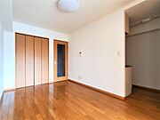 洋室5.8帖、LDK9.2帖