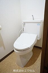 [トイレ] 温水洗浄便座です。