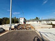 前面道路が整備されており車の出入りもしやすい環境です。現地は日当たりが良く開放感があります。周辺は落ち着いた雰囲気で住環境に配慮されています。