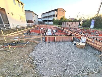 外観:日当たりの良い立地にある建築現場です。 外観:日当たりの良い立地にある建築現場です。