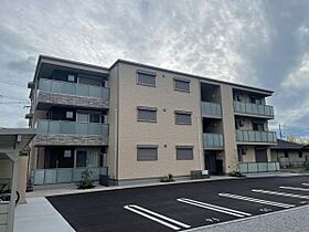 滋賀県米原市下多良３丁目38番（賃貸マンション1LDK・1階・46.90㎡） その1