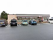 セブンイレブン南彦根駅北店まで674m