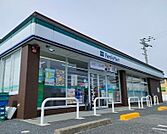 ファミリーマート彦根小泉店まで490m