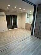 ※お部屋により内装の色合いが異なります。