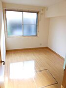 ※お部屋により内装の色合いが異なります。