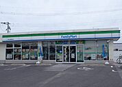 ファミリーマート彦根川瀬馬場町店まで711m