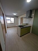 ※お部屋により内装の色合いが異なります。