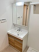 ※お部屋により内装の色合いが異なります。
