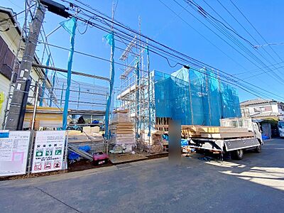 外観：左側が当物件。原市駅・吉野原駅徒歩9分の便利な立地。(令和7年1月 撮影)