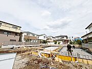 右側が当物件。北戸田駅徒歩21分の立地。(令和8年4月 撮影)