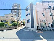 ワンランク上の装いで訪問された方を迎えます。