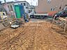 外観：前面道路含む現地