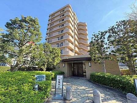 川口元郷駅まで徒歩15分の立地。南向き角部屋につき陽当り良好なお住まいです。