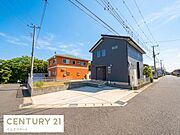 落ち着いたシックな外観です♪