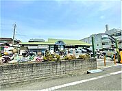 万代水無瀬店まで427m、新鮮な食材を取り扱う地元住民に愛されるスーパー営業時間9:00～22:00