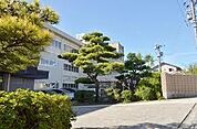 丈山小学校まで2050m