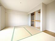 写真は同タイプの別の部屋のものです