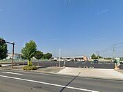 佐野日本大学短期大学前店まで558m