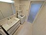 洗面：※居住中のためプライバシーの観点でAI画像加工で家具等を消して　イメージ写真として掲載しております。
