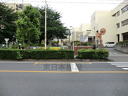和光市立本町小学校まで76m