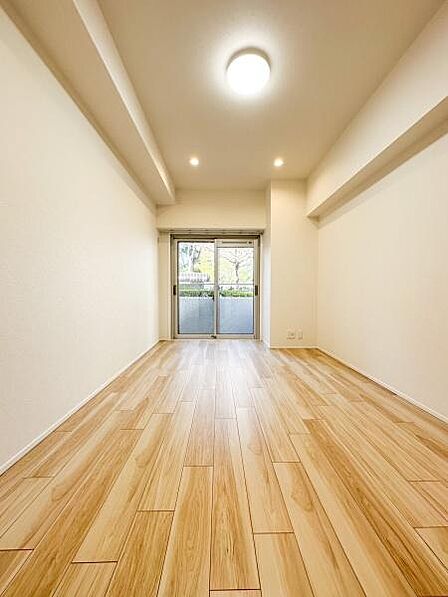 【同社施工例】現在リフォーム中の物件ですが、現地にて棟内の雰囲気や周辺環境をご確認いただけるほか、同社施工のリフォーム済みのお部屋もご覧いただけます。完成前もぜひお気軽にお問合せください♪