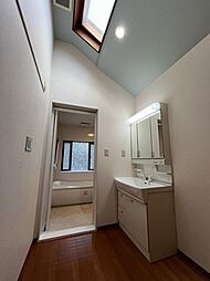 天窓から差し込み光り