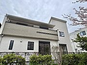 シックで落ち着いた外観。