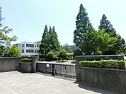 四街道市立千代田中学校まで700m