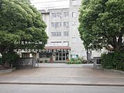 松戸市立和名ケ谷中学校まで1800m、撮影日:2023/05/26　1800　松戸市立和名ケ谷中学校