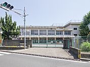 松戸市立八ケ崎第二小学校まで450m、撮影日:2023/05/04　390　松戸市立八ケ崎第二小学校