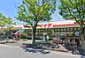 周辺：コモディイイダ新松戸店まで601m