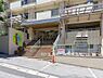 周辺：松戸市立コアラ保育所まで661m、定員数120名、平日は午前7時から午後7時まで・土曜は午前7時から午後6時までとなっております。延長保育も可能。