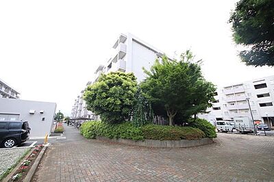 外観:生活利便性に恵まれた暮らしやすい住環境!駅徒歩圏や近隣商業施設へのアクセスが良く快適なフットワークを叶えます。 外観:生活利便性に恵まれた暮らしやすい住環境!駅徒歩圏や近隣商業施設へのアクセスが良く快適なフットワークを叶えます。
