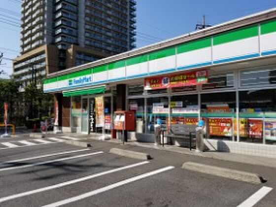ファミリーマー...