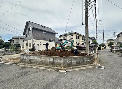 外観：スーパー・コンビニ徒歩10分圏内。