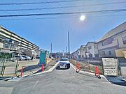 前面道路含む現地。2026年3月上旬撮影。