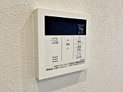 日本を訪れた外国の方で「使ってみて驚いた」と仰る方の多い、ウォシュレット。おしりを優しく洗ってくれるだけではなく、パワー脱臭機能なども備え、快適な空間を創出する機能もございます。