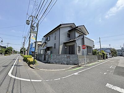 外観:現況古家あり。更地渡し。(2026年5月中旬撮影) 外観:現況古家あり。更地渡し。(2026年5月中旬撮影)
