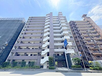外観：「西川口駅」徒歩4分。ペットと暮らせるマンションです。