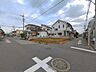 外観：前面道路含む現地