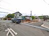 外観：前面道路含む現地