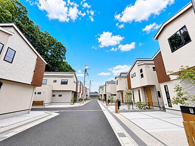 外観:J号棟は右手前 外観:J号棟は右手前