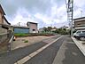 外観：前面道路含む現地