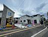 外観：前面道路含む現地。左側4号棟　2026年10月上旬撮影