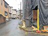 外観：前面道路含む現地
