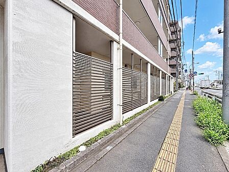 ~重厚感のあるRC造~鉄筋コンクリート造の堅牢な造りが、安心と信頼を提供します。重厚感のある外観は、資産価値の高さも感じさせます。
